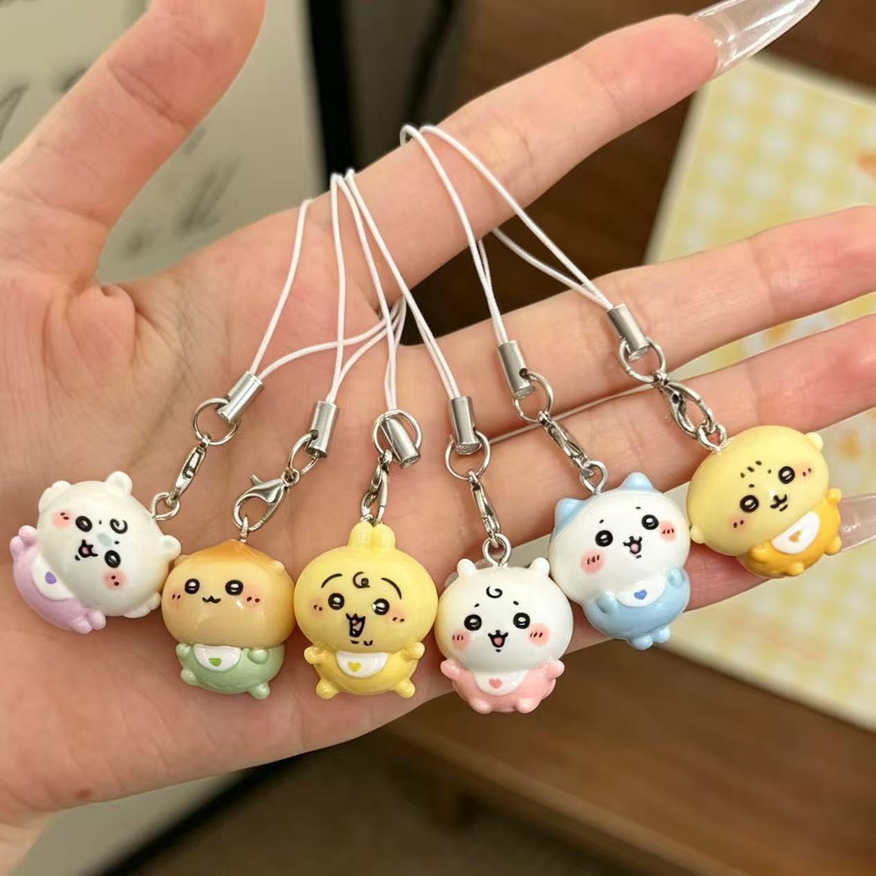 Baby Clothing Girls - かわいい小さな樹脂製ペンダント、キュートなベビー服のうさぎハチワレの携帯ストラップ、ミニキーホルダー、小さなバッグチャーム、女の子、学生へのギフト