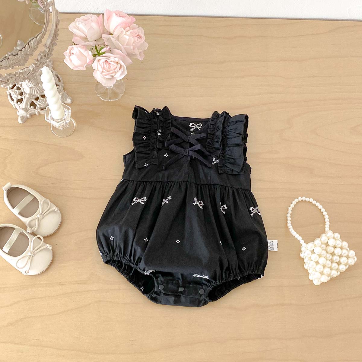 Baby Clothing Online - 女の赤ちゃんブラックボウプリントロンパースノースリーブフリルジャンプスーツバッククロスデザインサマーボディスーツ